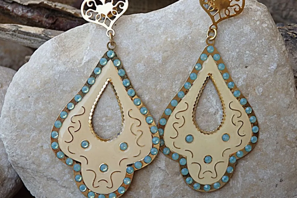 Light weight earrings