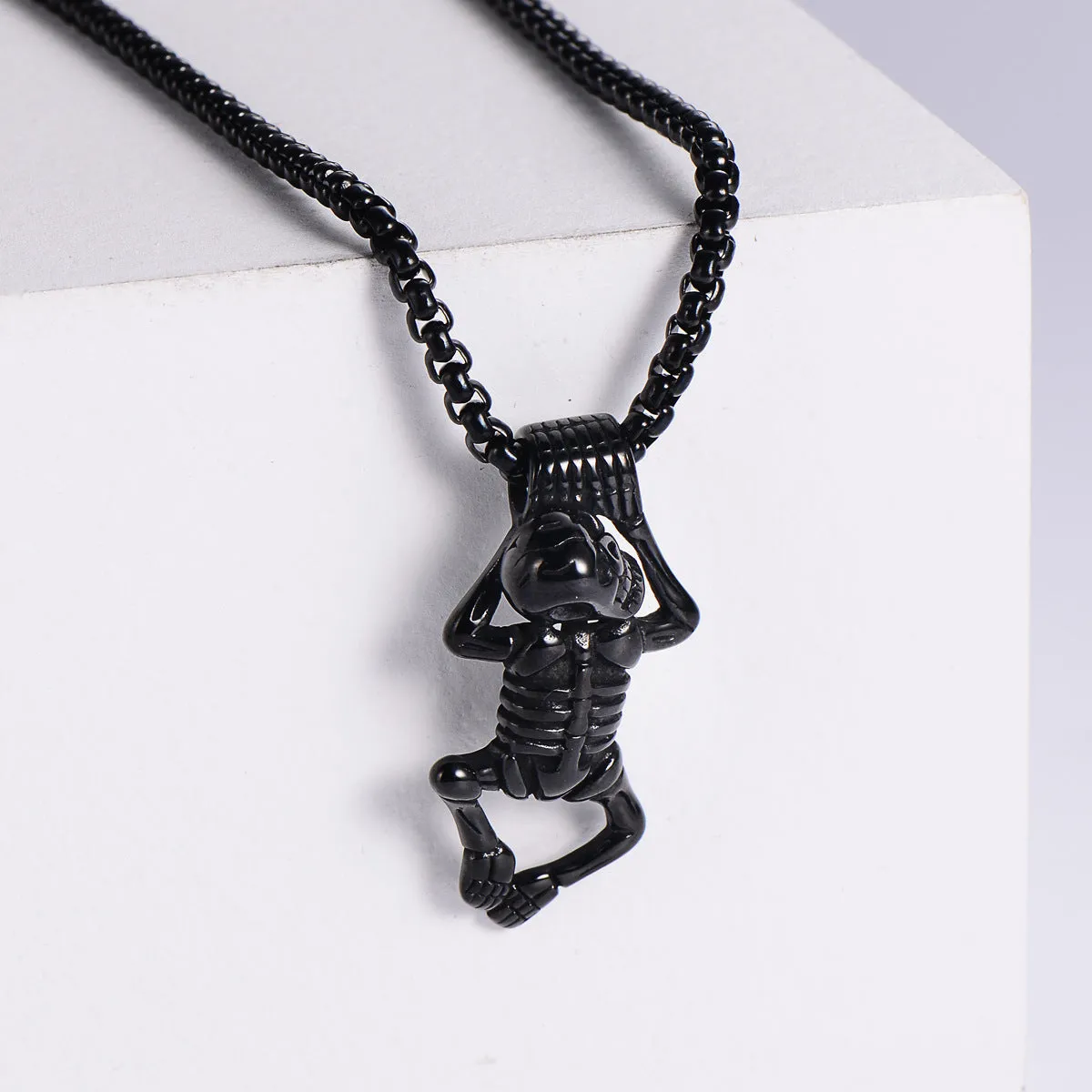 Retro Men Vintage Metal Skull Retro Geometric Vintage Chain Skull Stainless Steel Pendants