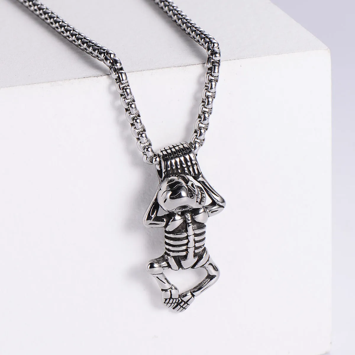 Retro Men Vintage Metal Skull Retro Geometric Vintage Chain Skull Stainless Steel Pendants